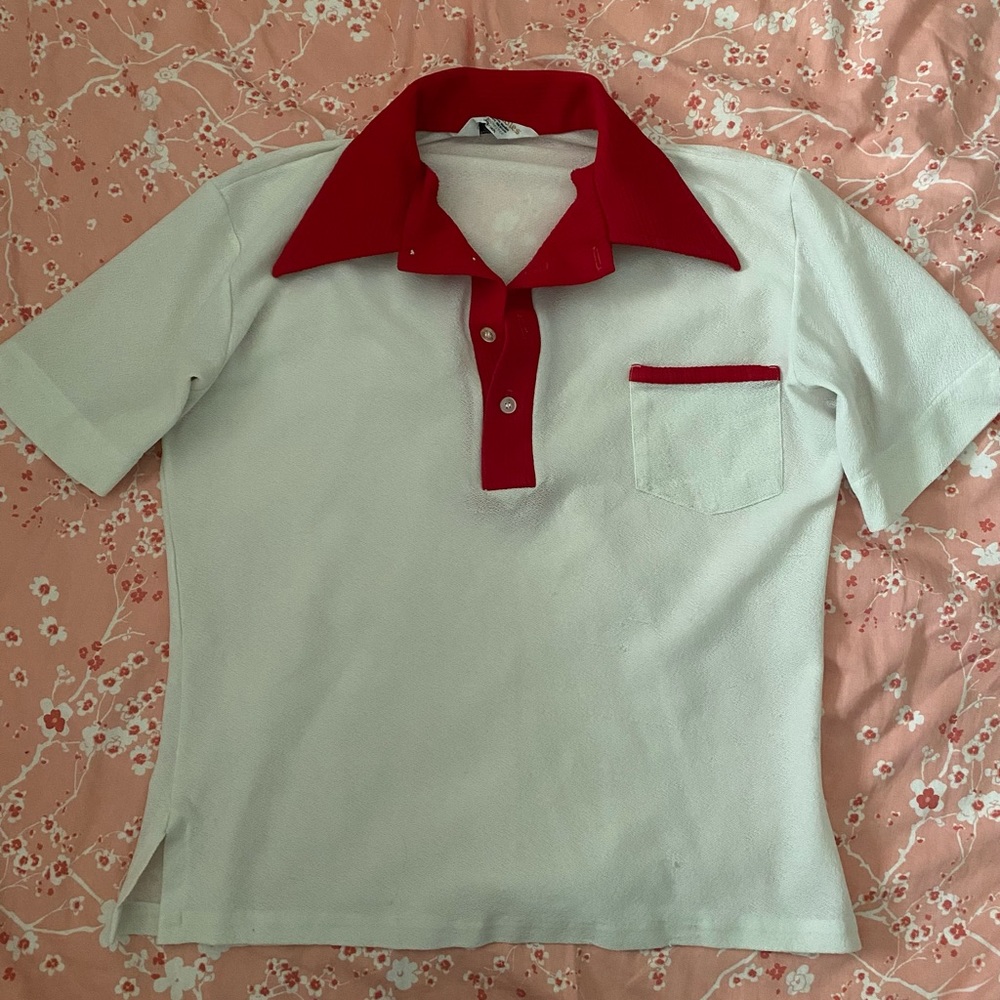 Vintage White and Red Polo ❤️🐇